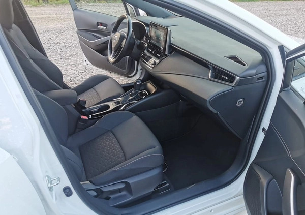 Toyota Corolla cena 92000 przebieg: 91920, rok produkcji 2019 z Sępopol małe 191